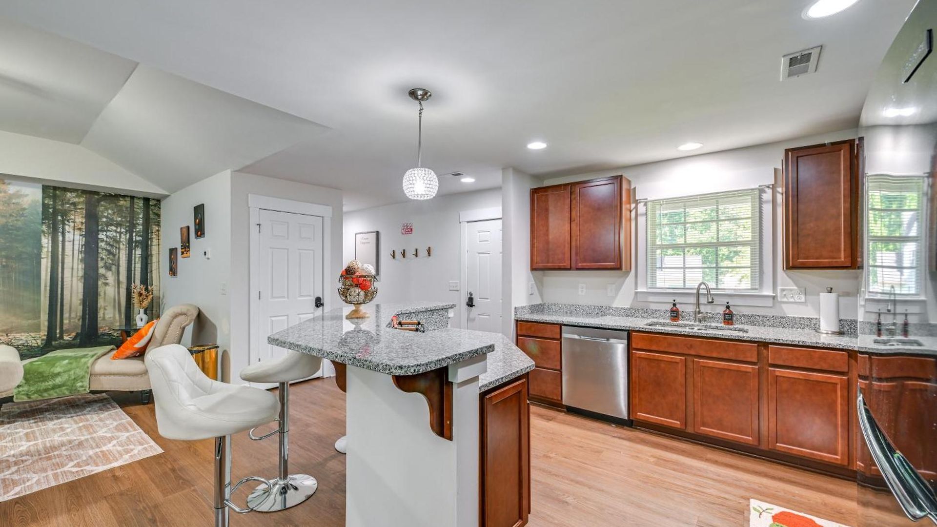 3bd House W/quiet Living, Access: 6mi To Dtwn *