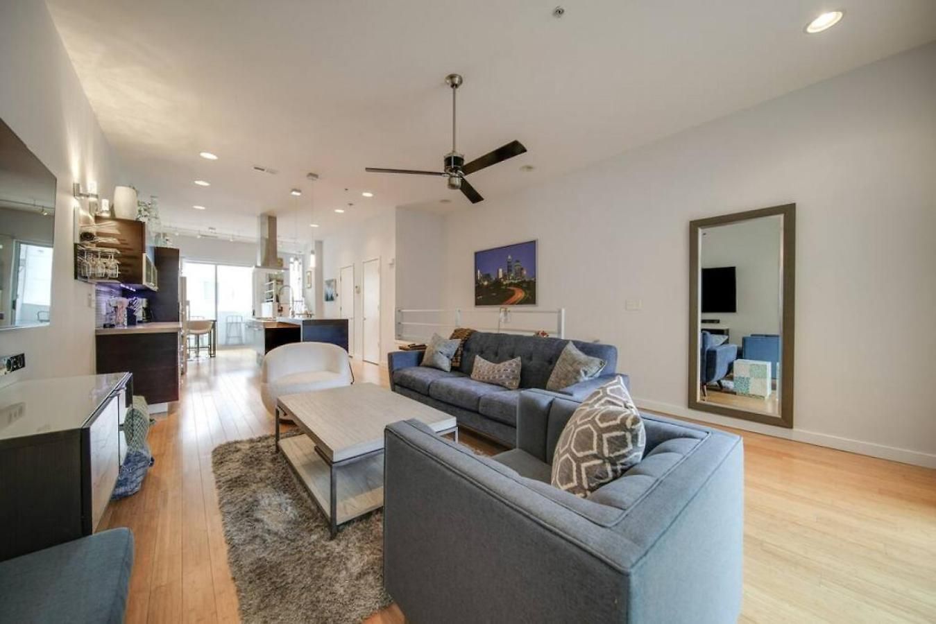 Sophisticated 3-story In Wesley Heights Holiday home
