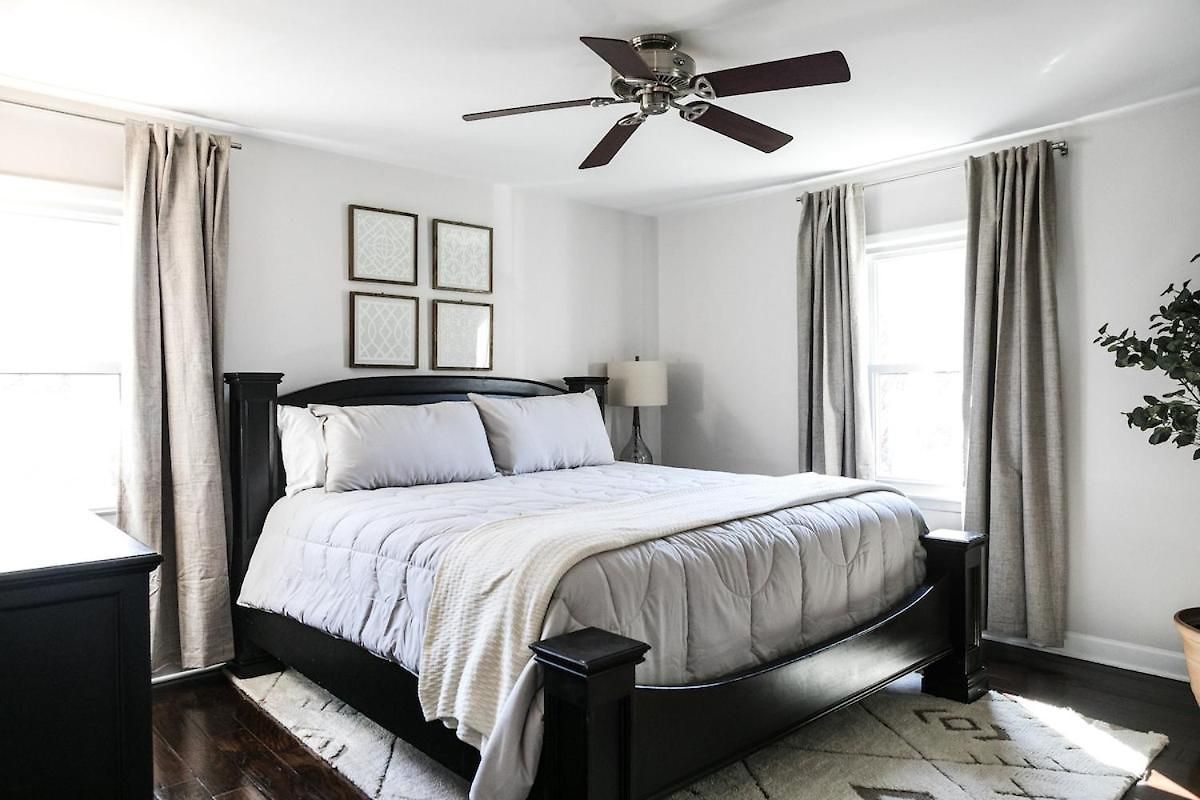 Holiday home Cozy With Pool Chefs Kitchen In Prime Area Charlotte