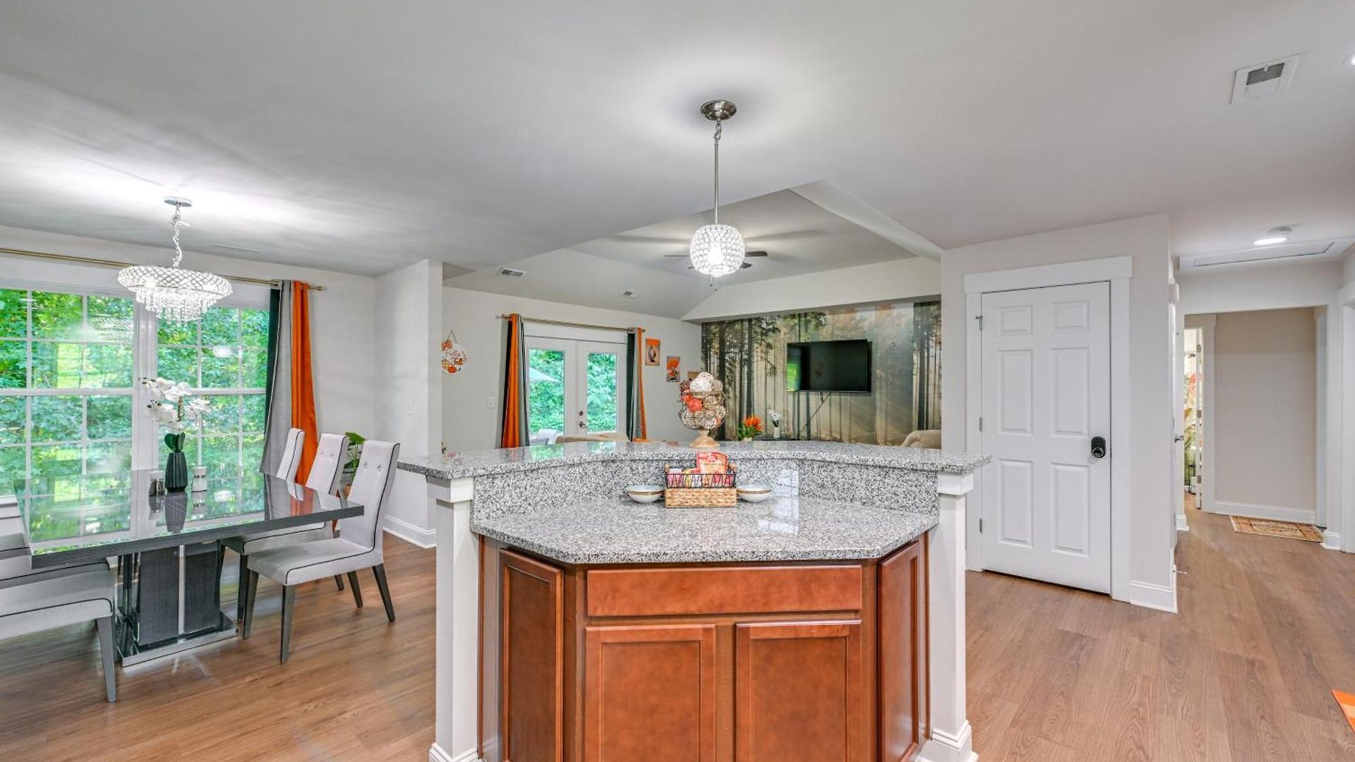 3bd House W/quiet Living, Access: 6mi To Dtwn Charlotte