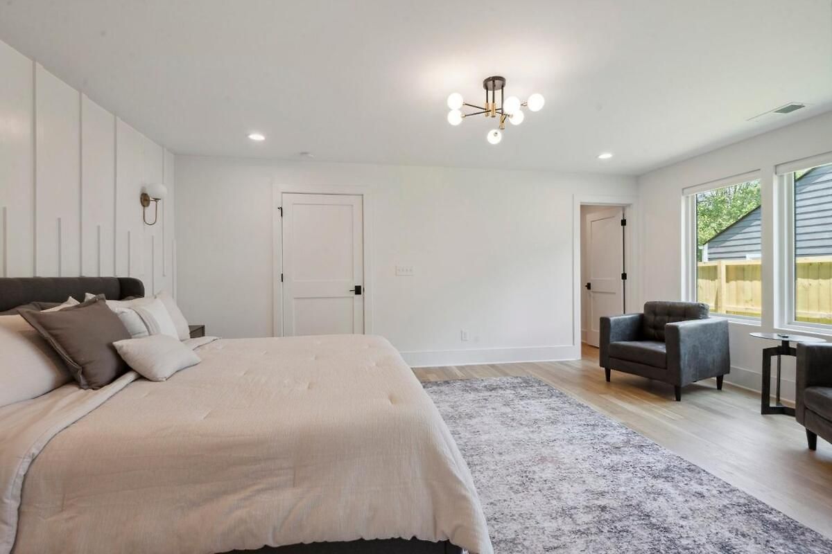 Luxury Build - King Beds - Minutes To Uptown Holiday home