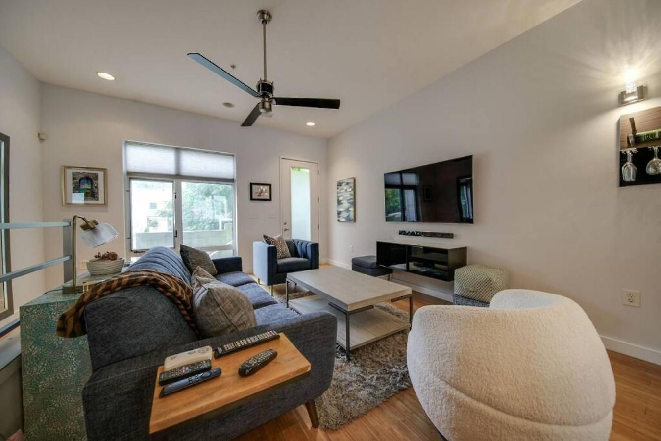 Sophisticated 3-story In Wesley Heights * Charlotte