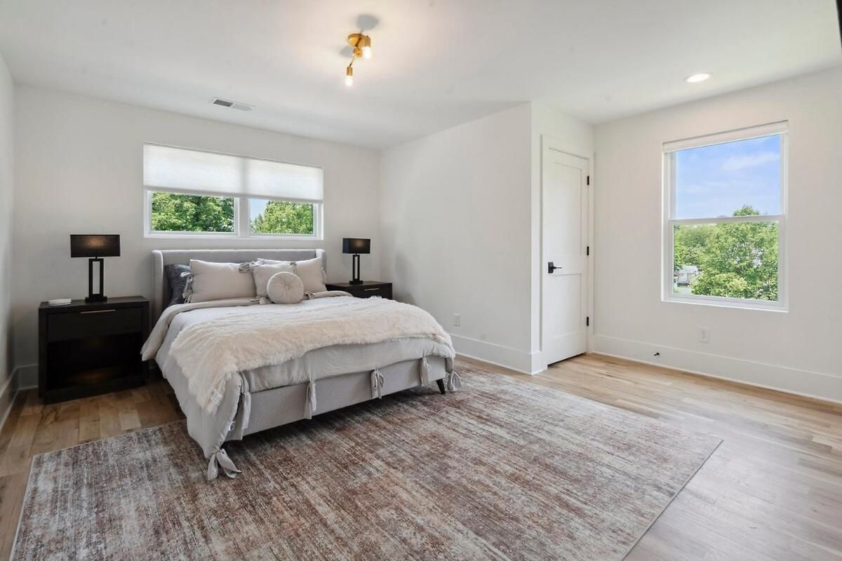 Luxury Build - King Beds - Minutes To Uptown Holiday home