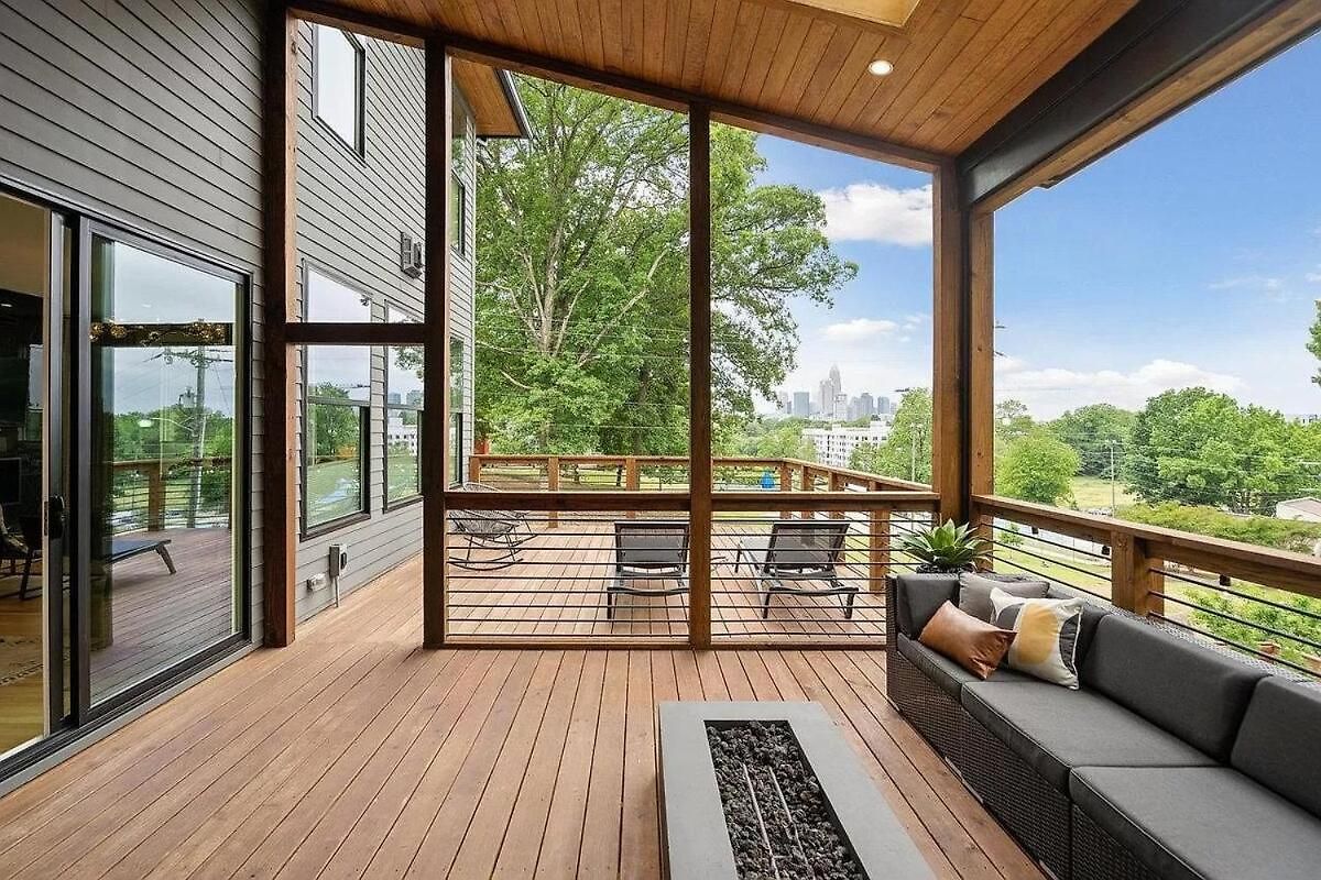 Villa Maison Noda Uptown Skyline Views, Gym Sleeps 14