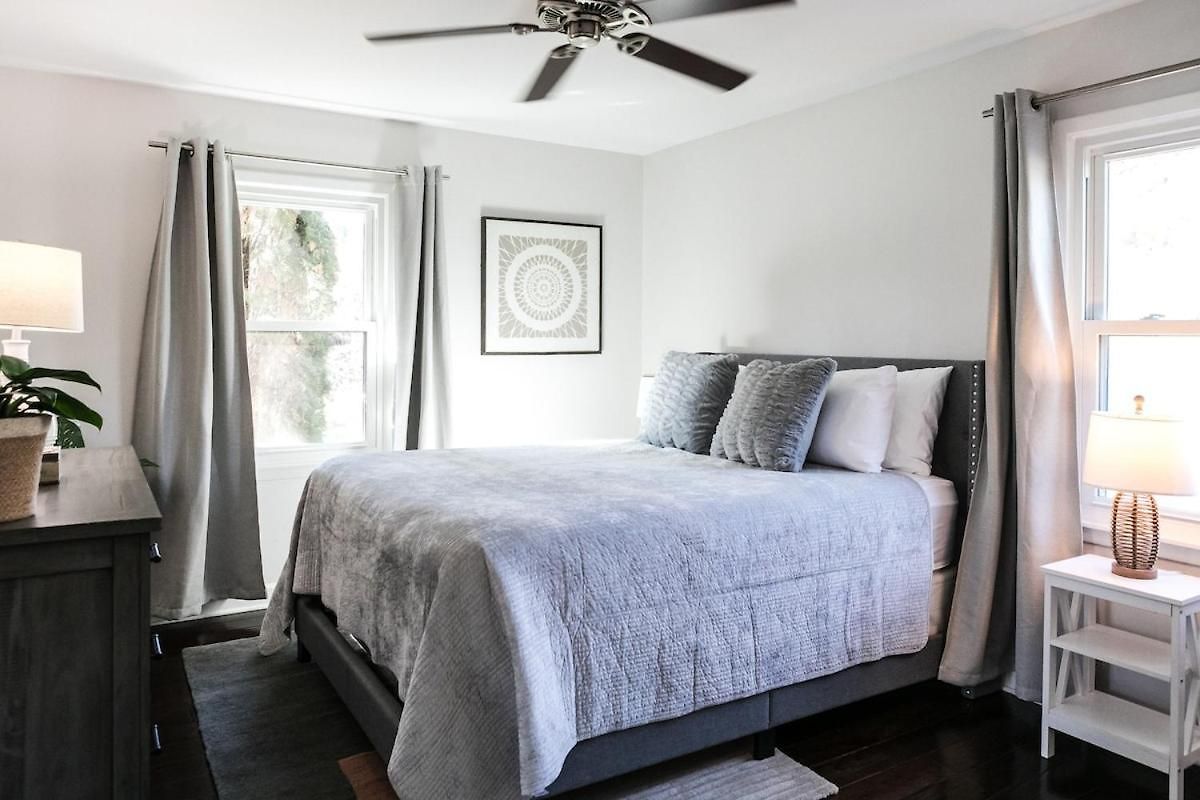 Cozy With Pool Chefs Kitchen In Prime Area Holiday home *