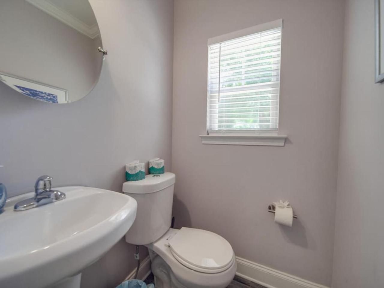 Holiday home Getaway Near Center Centrally Located In Clt *