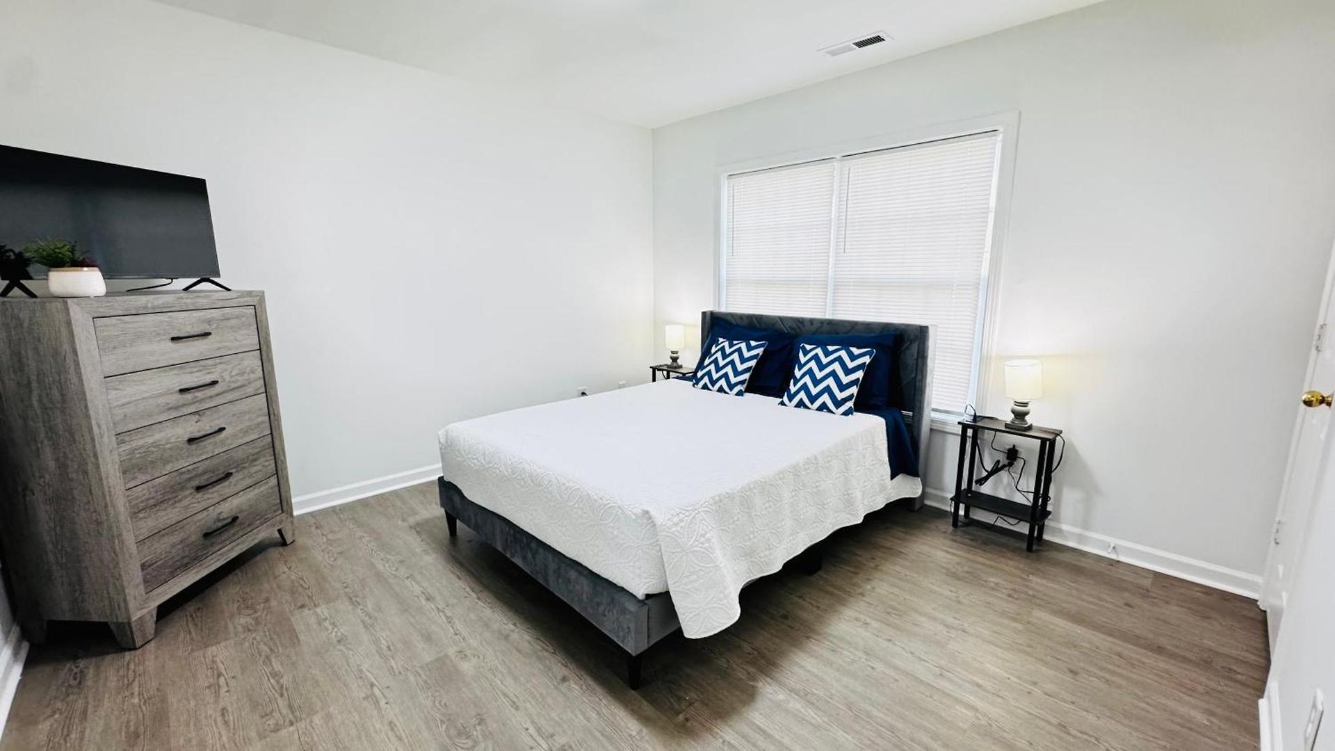 Homestay Cozy Escape, Private In With Shared Common Spaces *