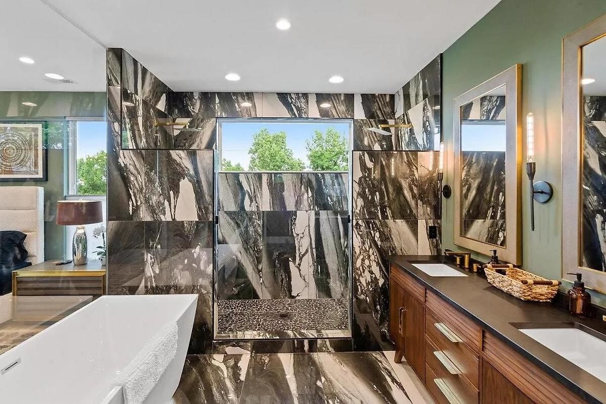 Maison Noda Uptown Skyline Views, Gym Sleeps 14 Villa *