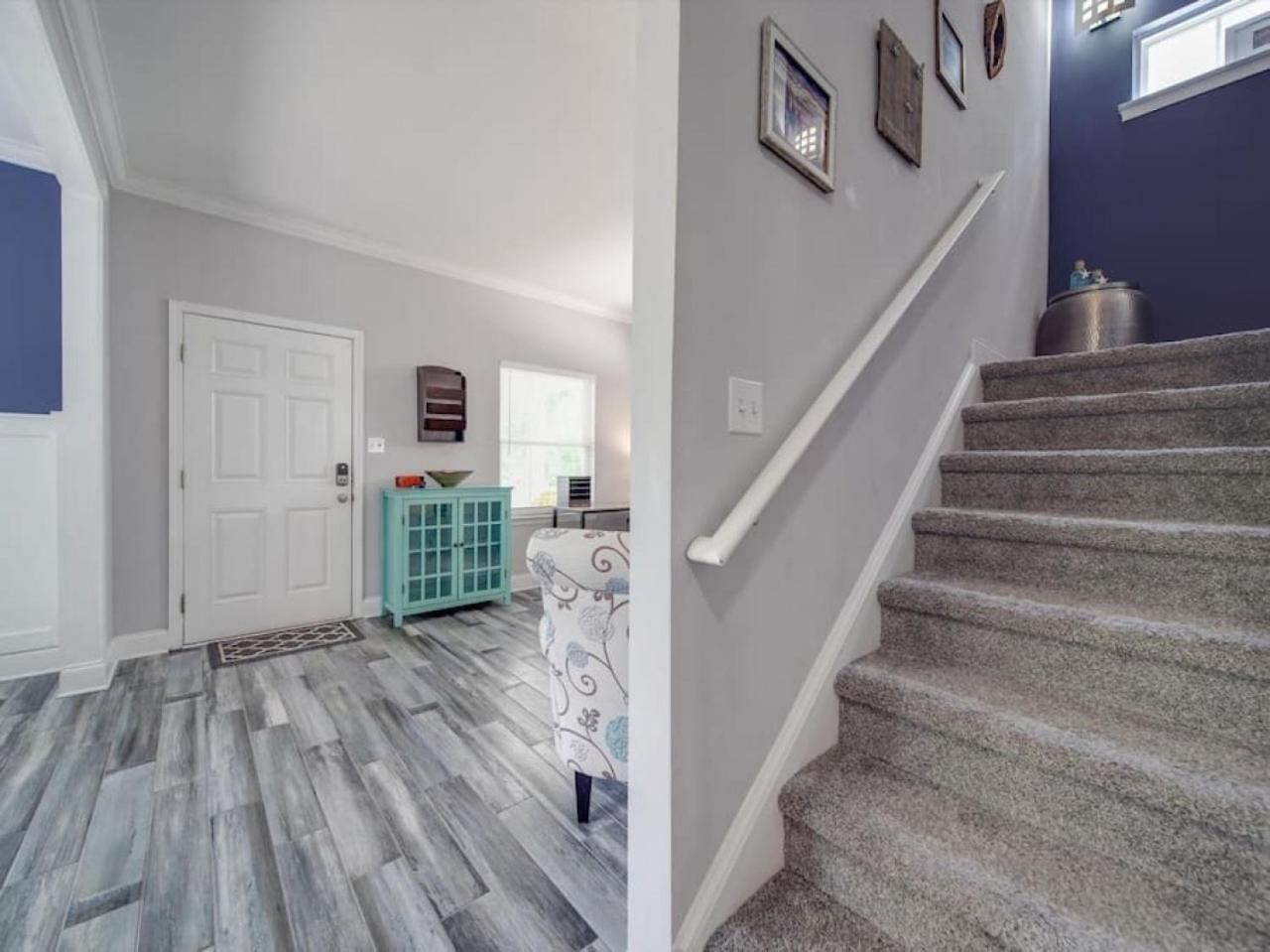 Holiday home Getaway Near Center Centrally Located In Clt *