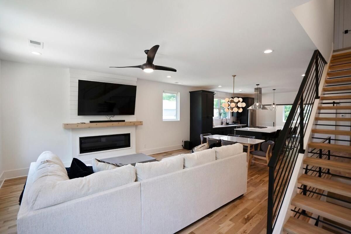 Luxury Build - King Beds - Minutes To Uptown *