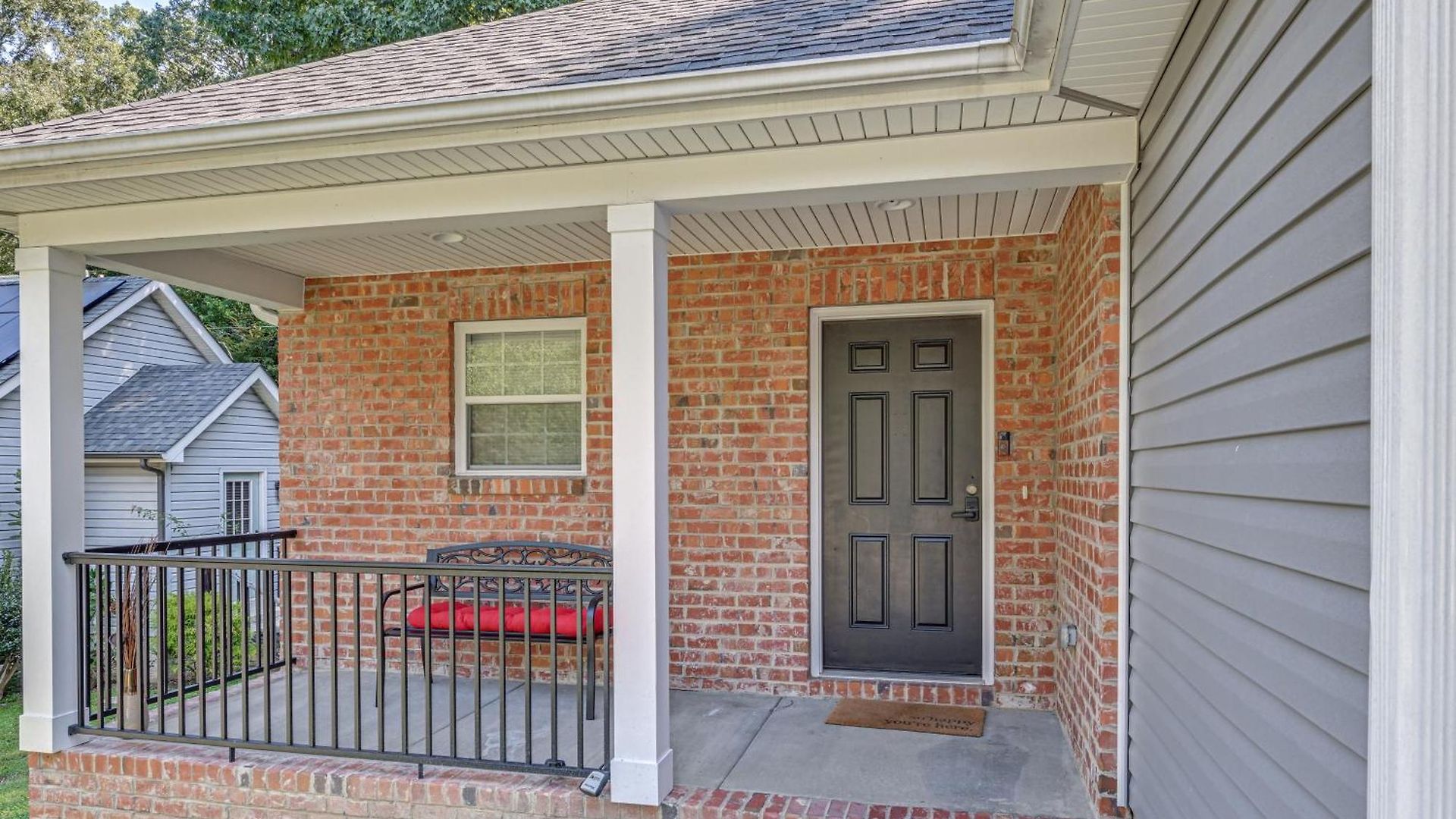 3bd House W/quiet Living, Access: 6mi To Dtwn Charlotte