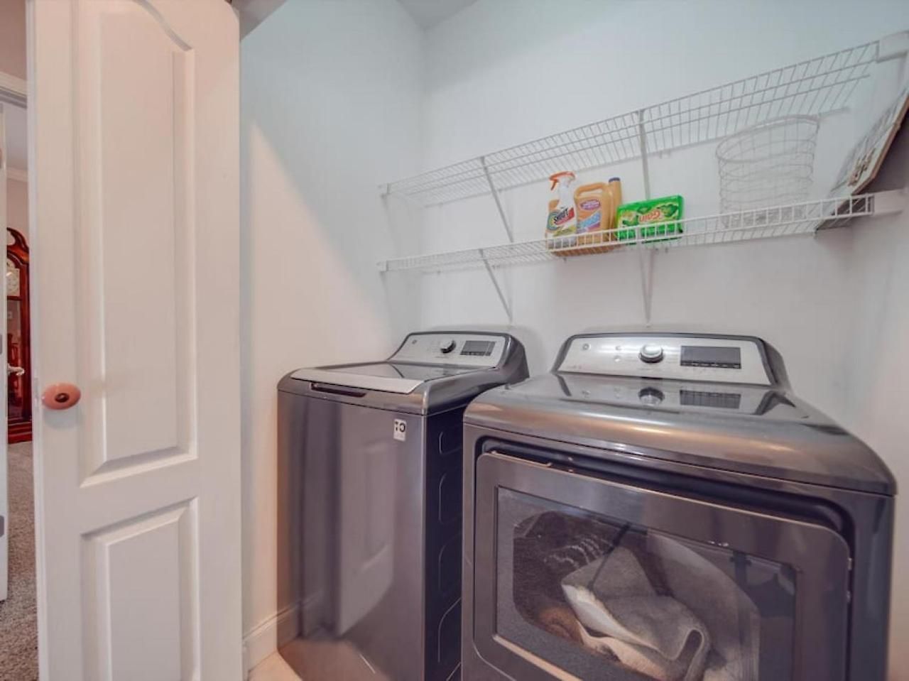 Holiday home Getaway Near Center Centrally Located In Clt *