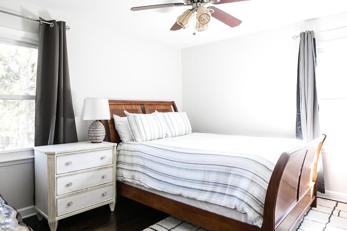Cozy With Pool Chefs Kitchen In Prime Area * Charlotte
