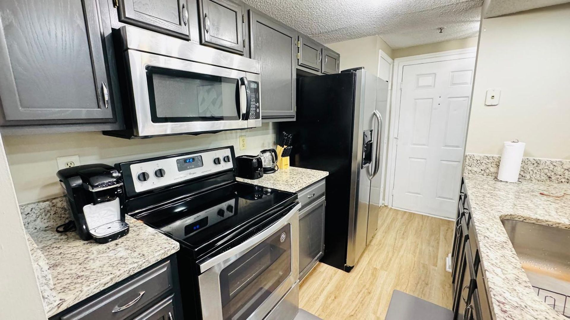 Homestay Comfort Escape, In With Shared Common Spaces Charlotte