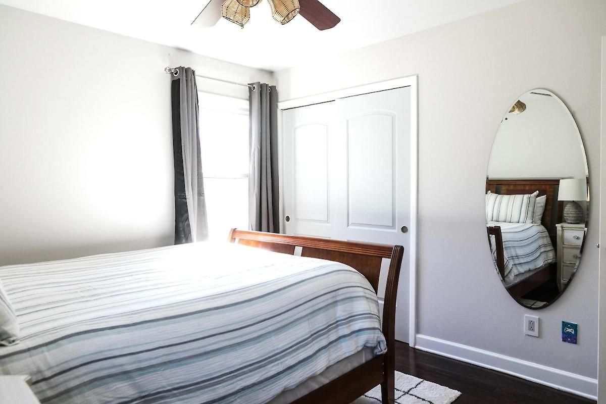 Holiday home Cozy With Pool Chefs Kitchen In Prime Area Charlotte