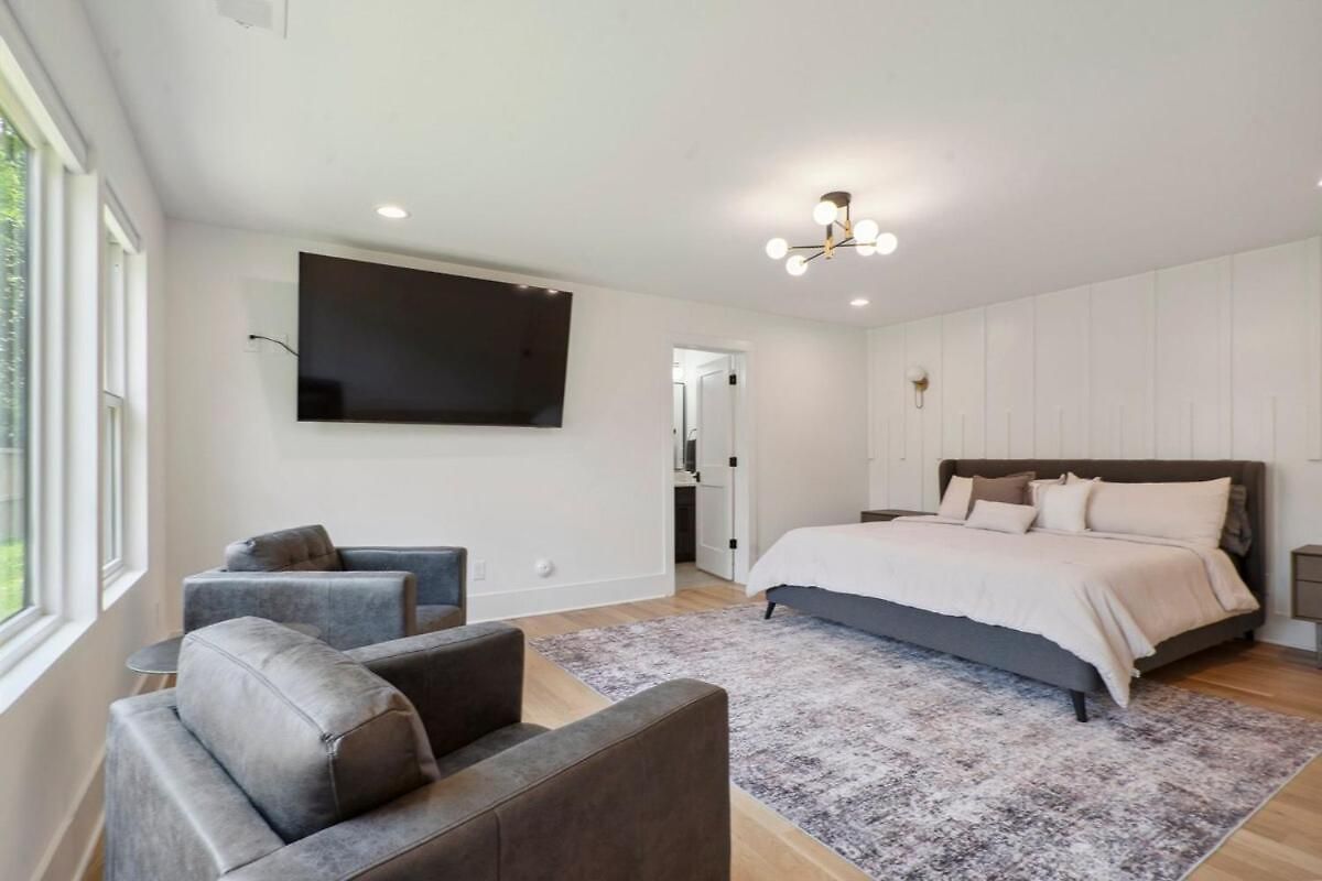 Luxury Build - King Beds - Minutes To Uptown