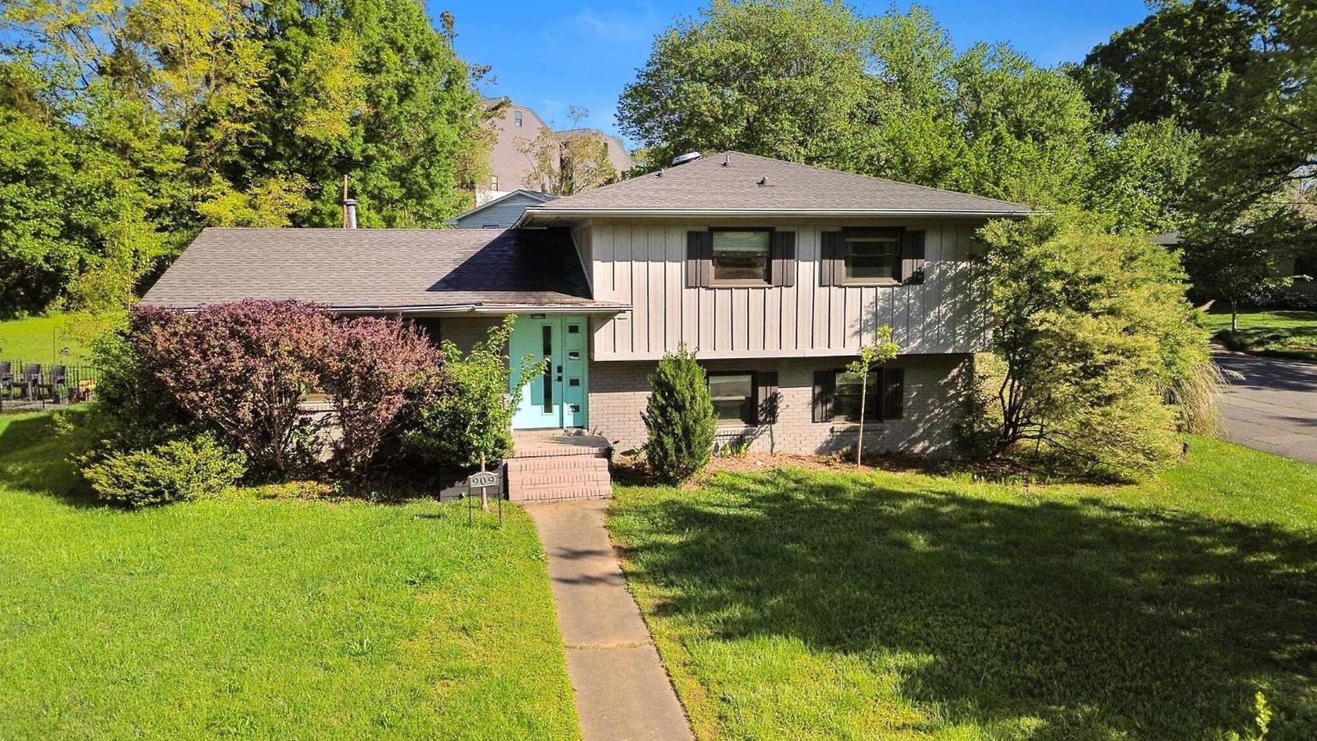 Holiday home 4bd Cozy Getaway | Eclectic, Central, Near Airport Charlotte