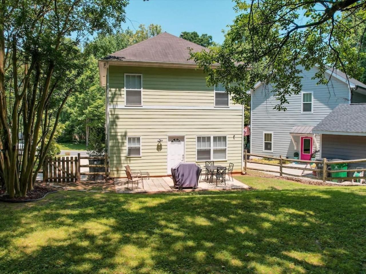 Getaway Near Center Centrally Located In Clt Holiday home