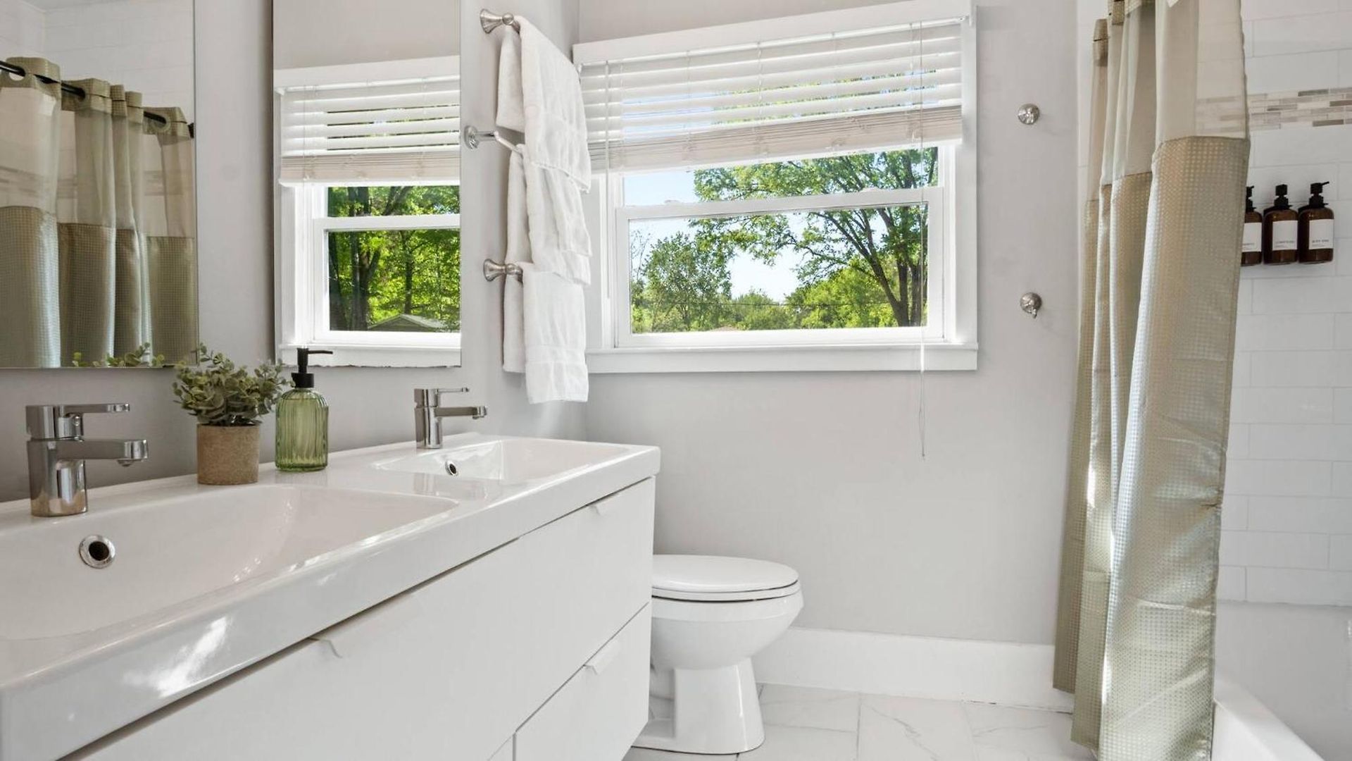 4bd Cozy Getaway | Eclectic, Central, Near Airport