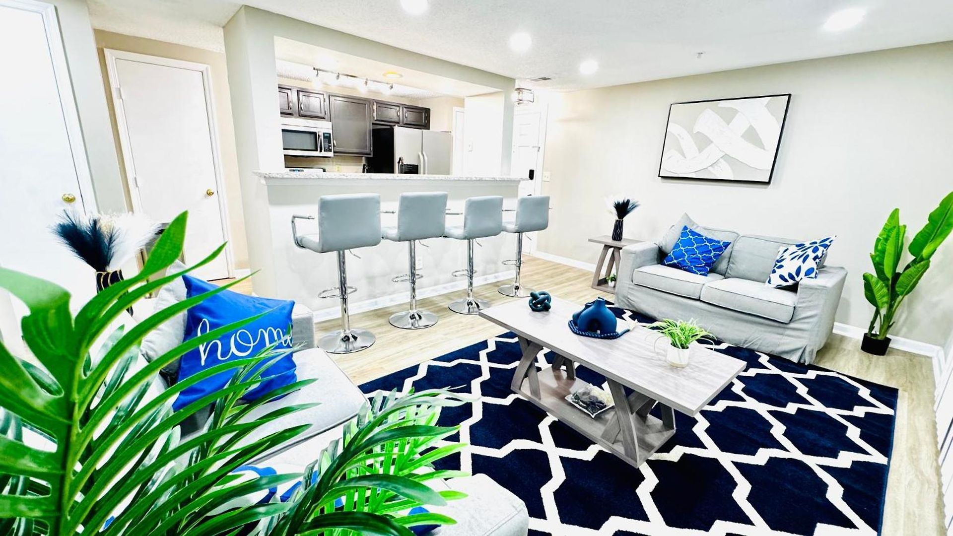 Lavish Escape Apartment *