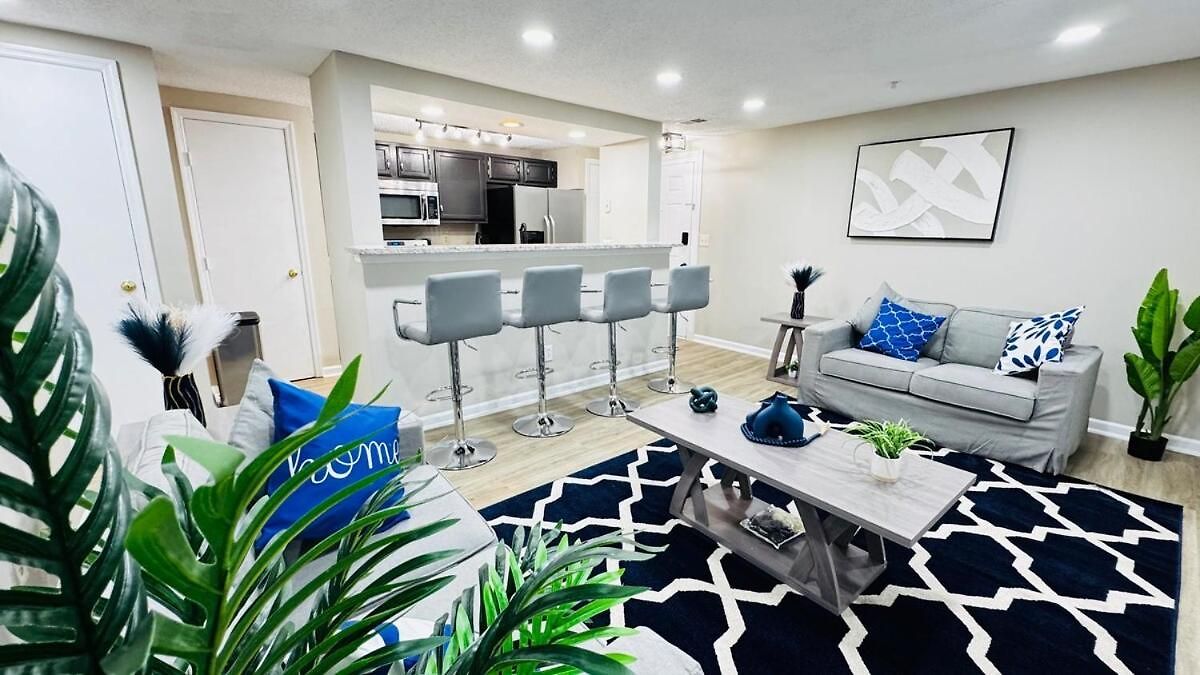 Lavish Escape Apartment Charlotte