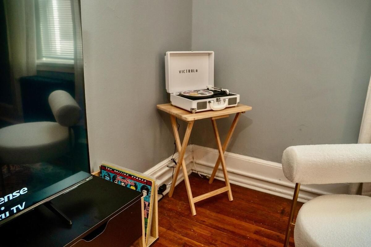 Apartment Uptown Funk Getaway With Parking & Walk To Stadiums, Nightlife *