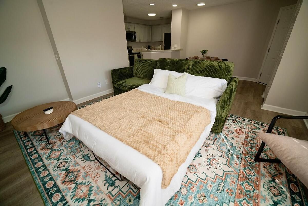 Uptown Luxe Retreat With Parking & Walk To Center Charlotte