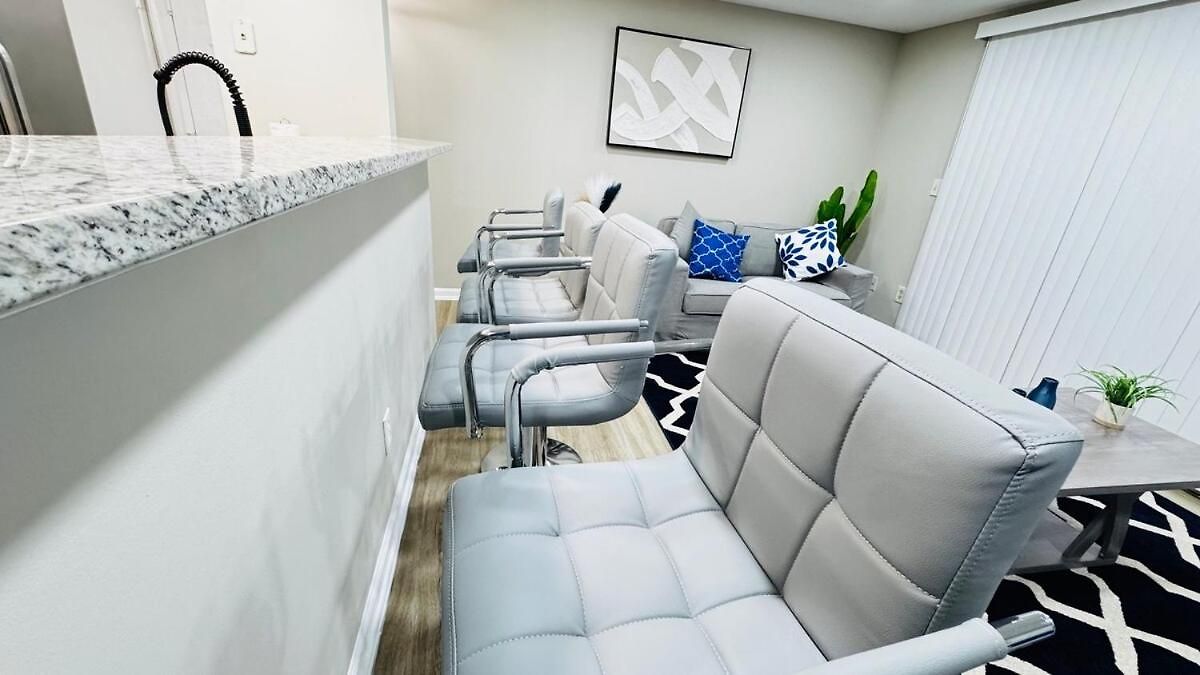 Lavish Escape Apartment *
