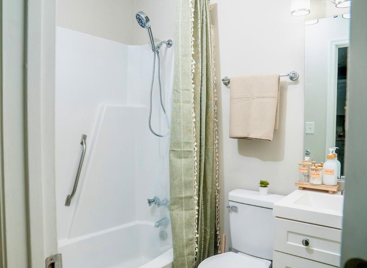 Uptown Luxe Retreat With Parking & Walk To Center * Charlotte