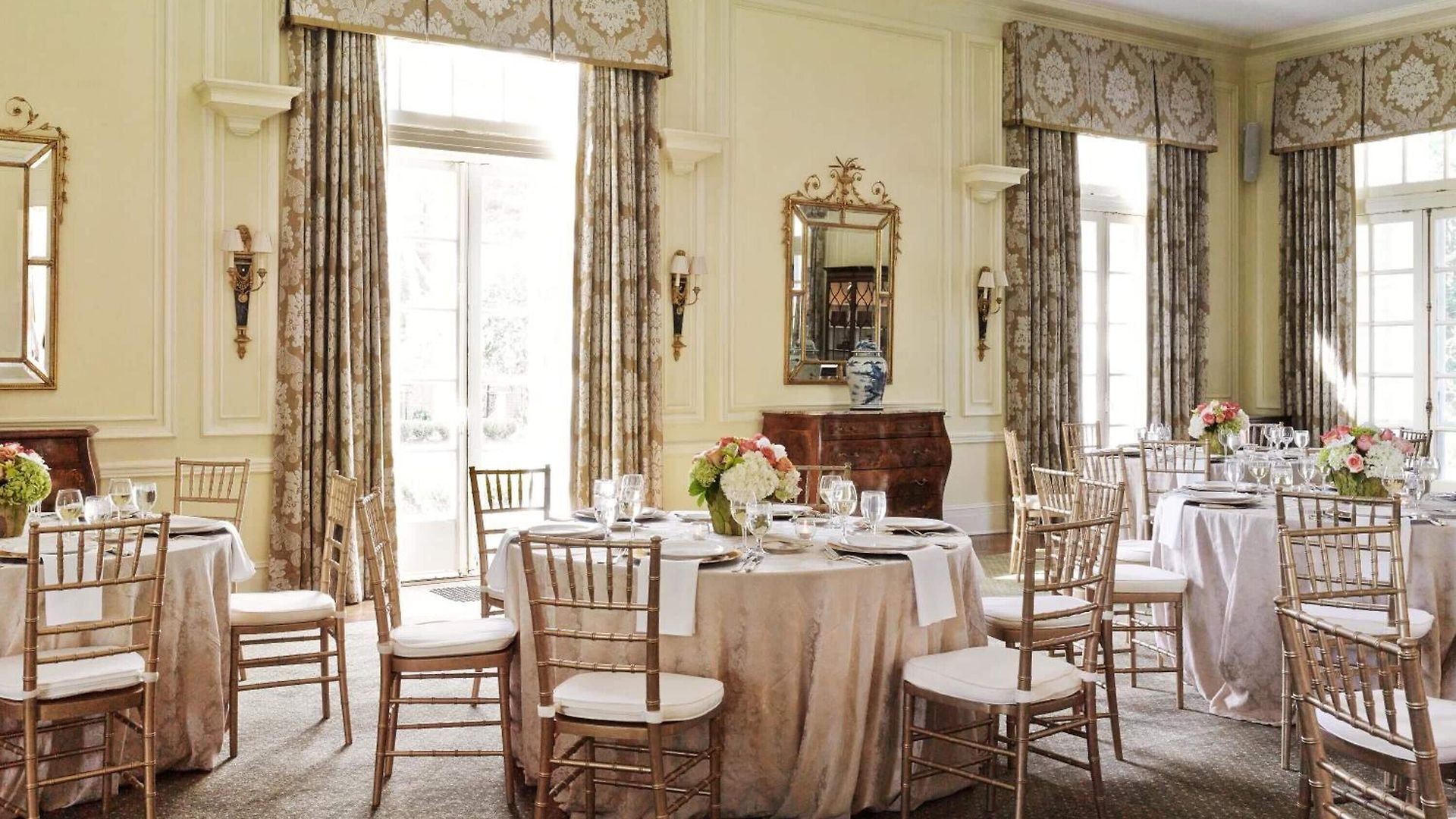 Duke Mansion Bed & Breakfast 4*