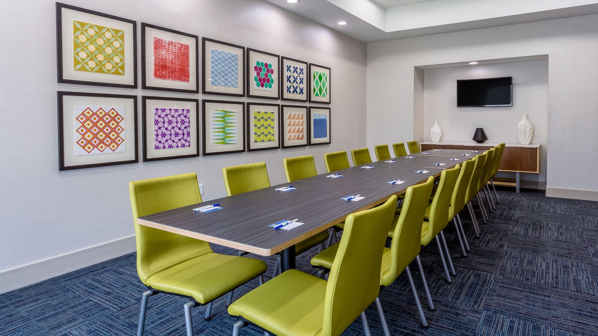 Express Arrowood By Ihg Hotel