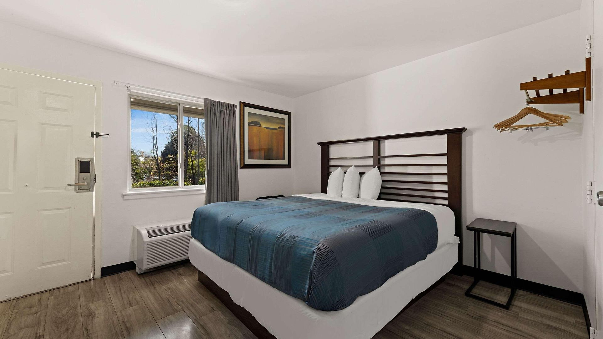 Rodeway Independence Blvd 3*