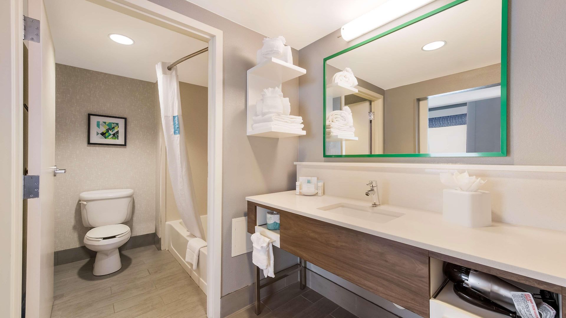Hotel Hampton & Charlotte-airport 3*