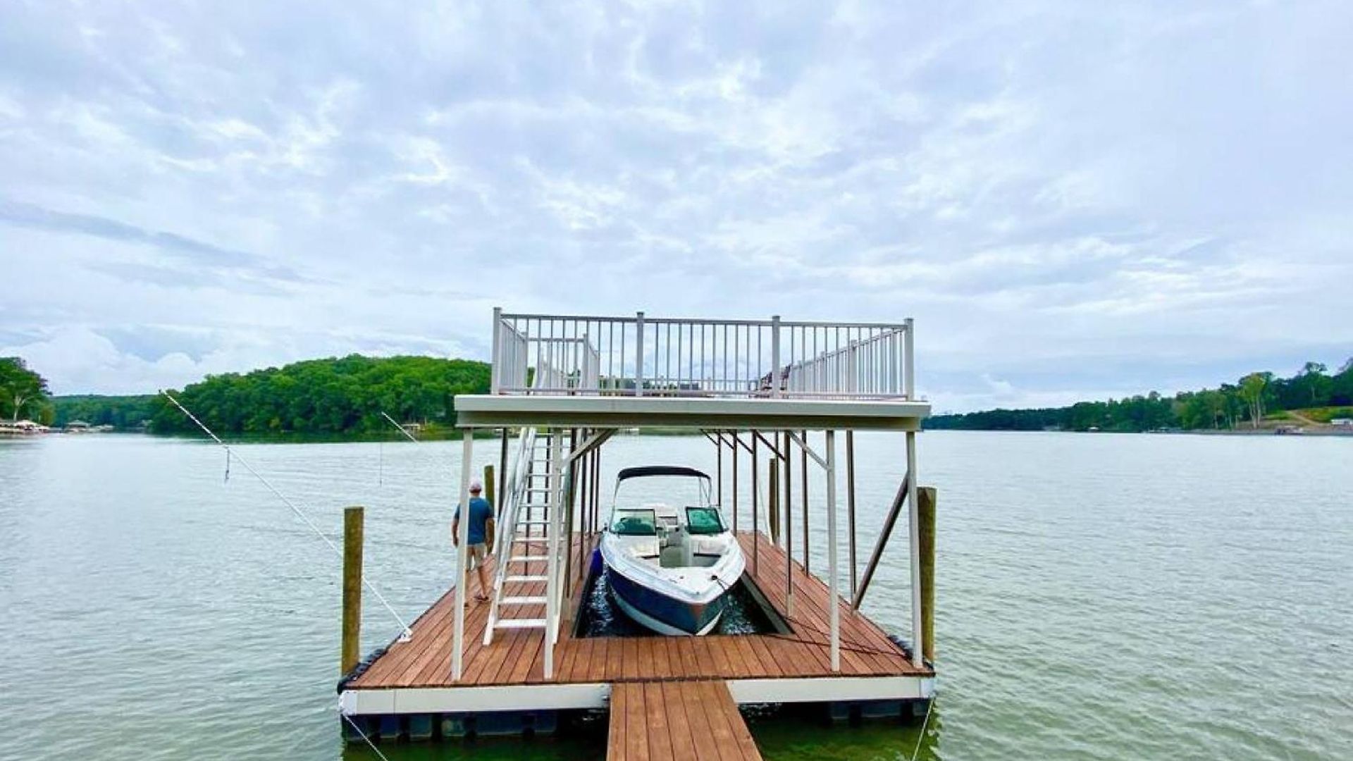 Holiday home Chateau Merlot Lakefront Retreat Usnwc Boat