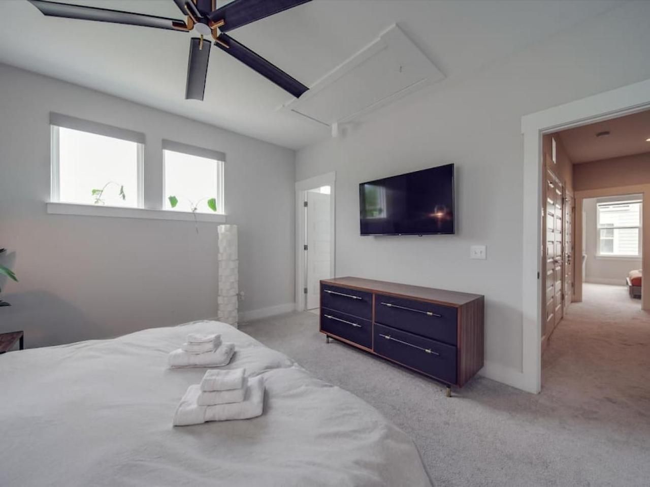 Rooftop Retreat Heart Of Noda Light Rail Sauna *