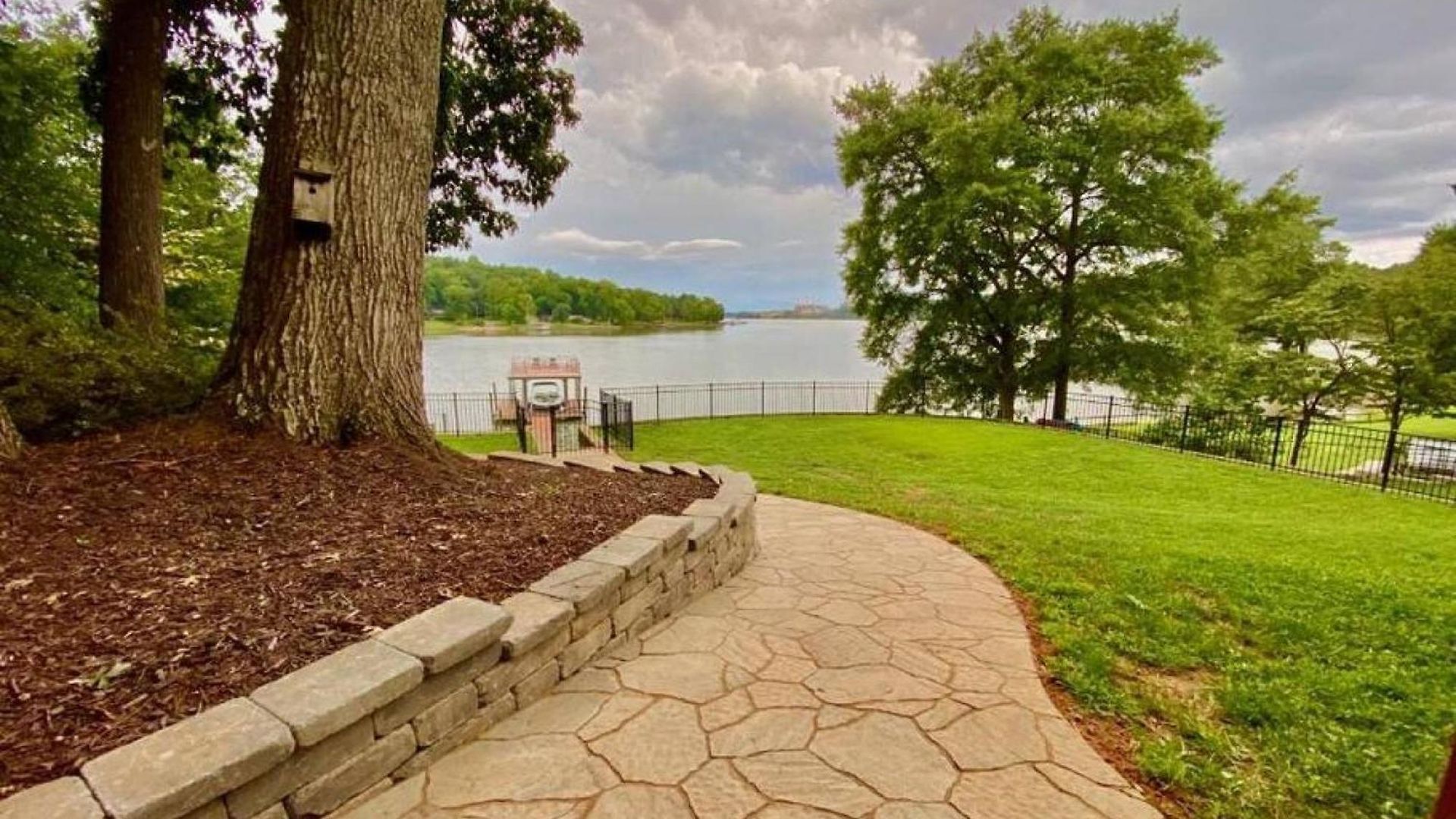 Chateau Merlot Lakefront Retreat Usnwc Boat *
