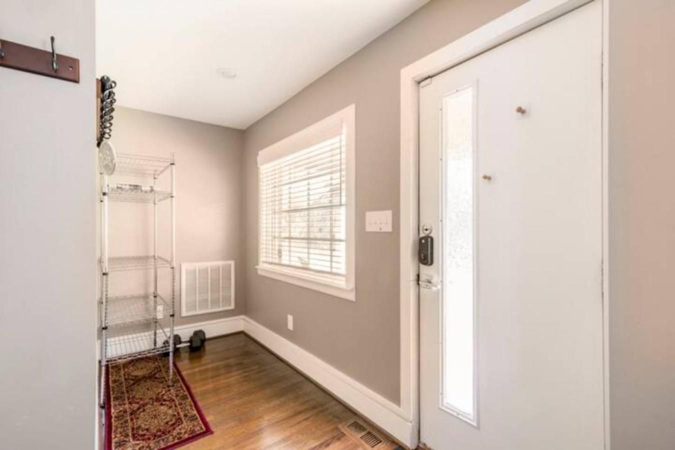 2 Bed With Updated Bath And Kitchen * Charlotte
