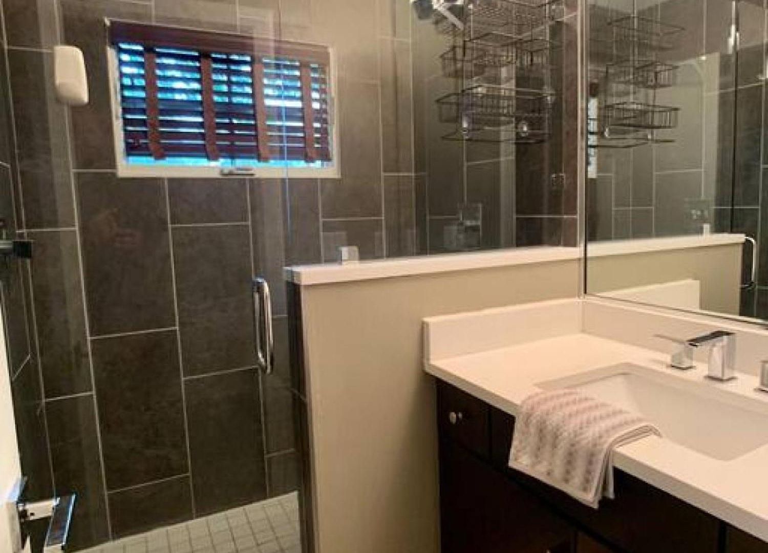 Holiday home 2 Bed With Updated Bath And Kitchen Charlotte