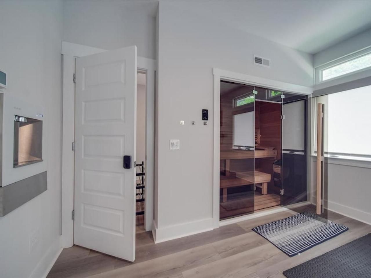 Rooftop Retreat Heart Of Noda Light Rail Sauna Holiday home