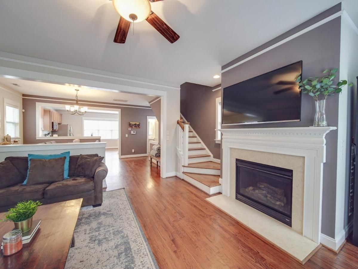 3br Gem Walk To Bofa Stadium And South End Holiday home *