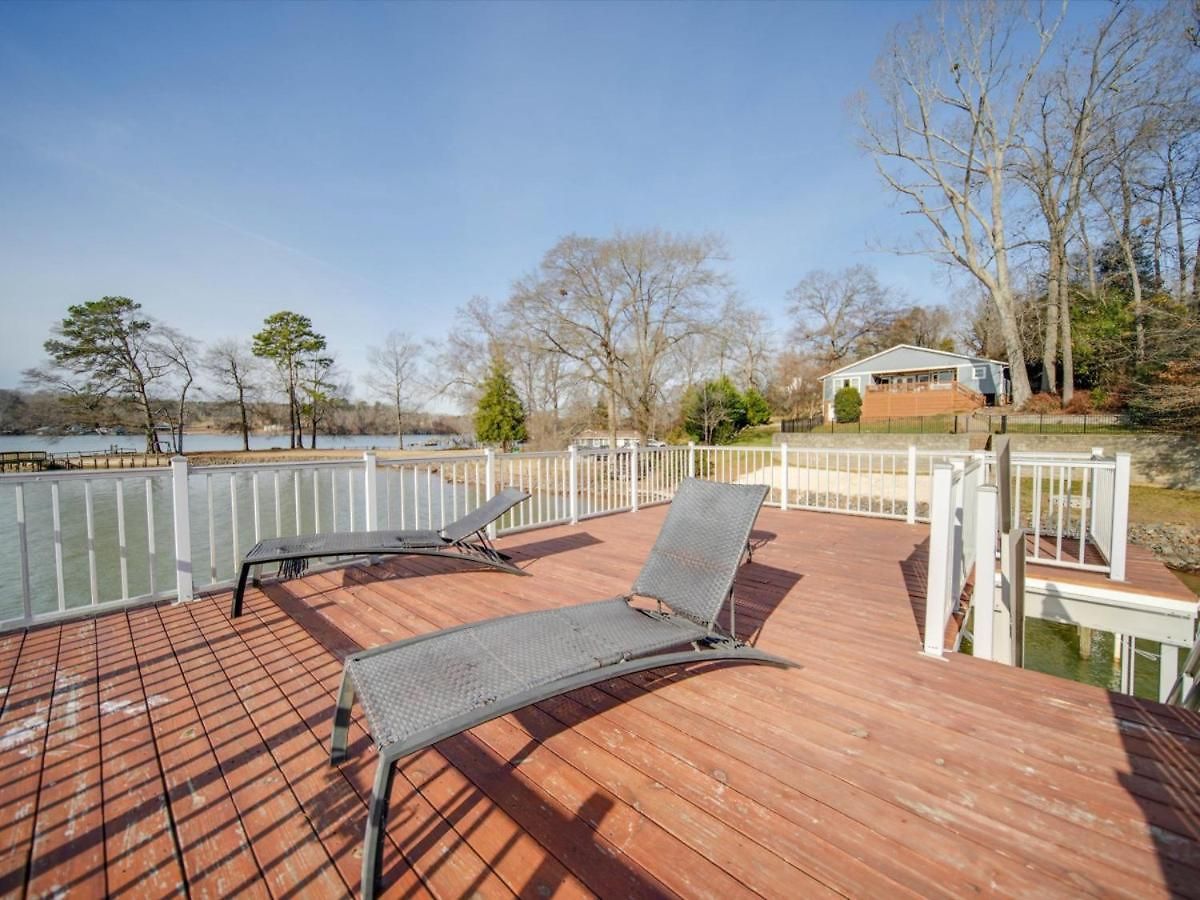 Holiday home Chateau Merlot Lakefront Retreat Usnwc Boat Charlotte