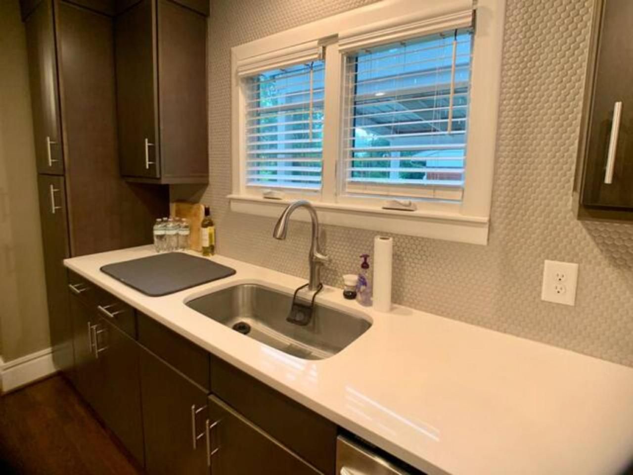 2 Bed With Updated Bath And Kitchen Holiday home