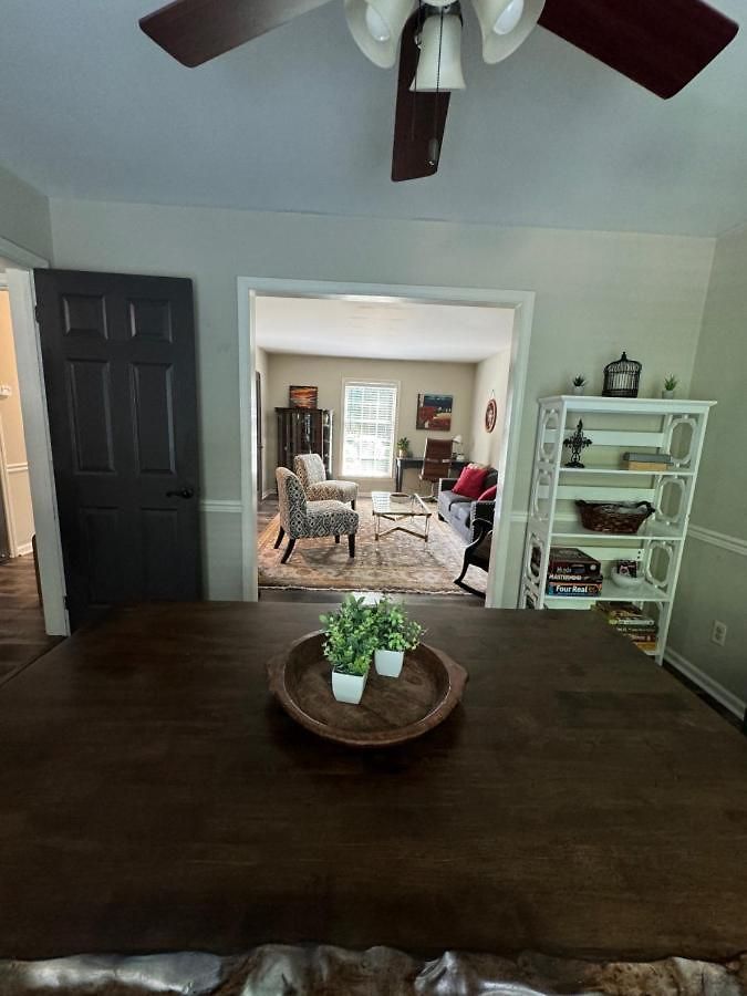 4 Bedroom South Getaway Min To Everything Holiday home