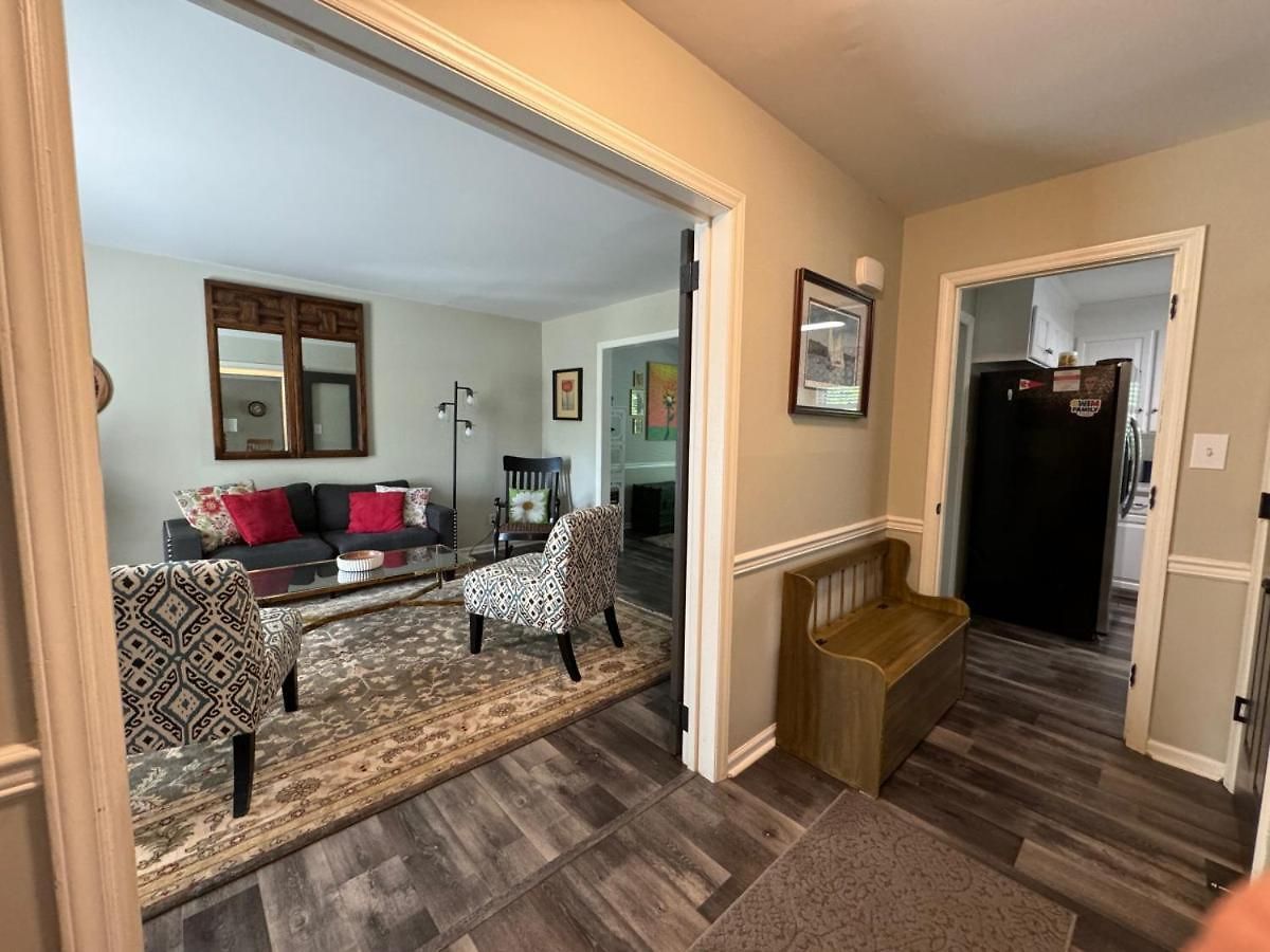 4 Bedroom South Getaway Min To Everything Holiday home