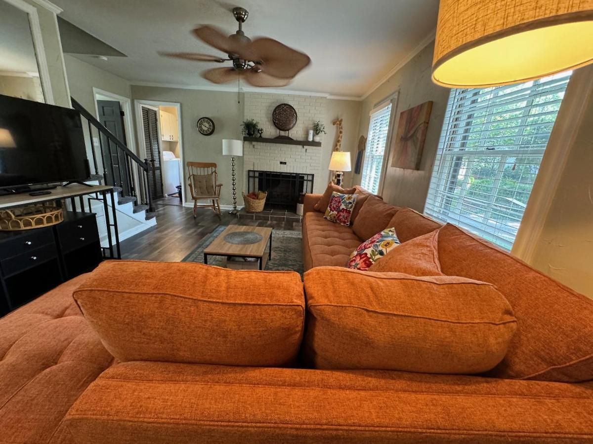 4 Bedroom South Getaway Min To Everything Holiday home Charlotte
