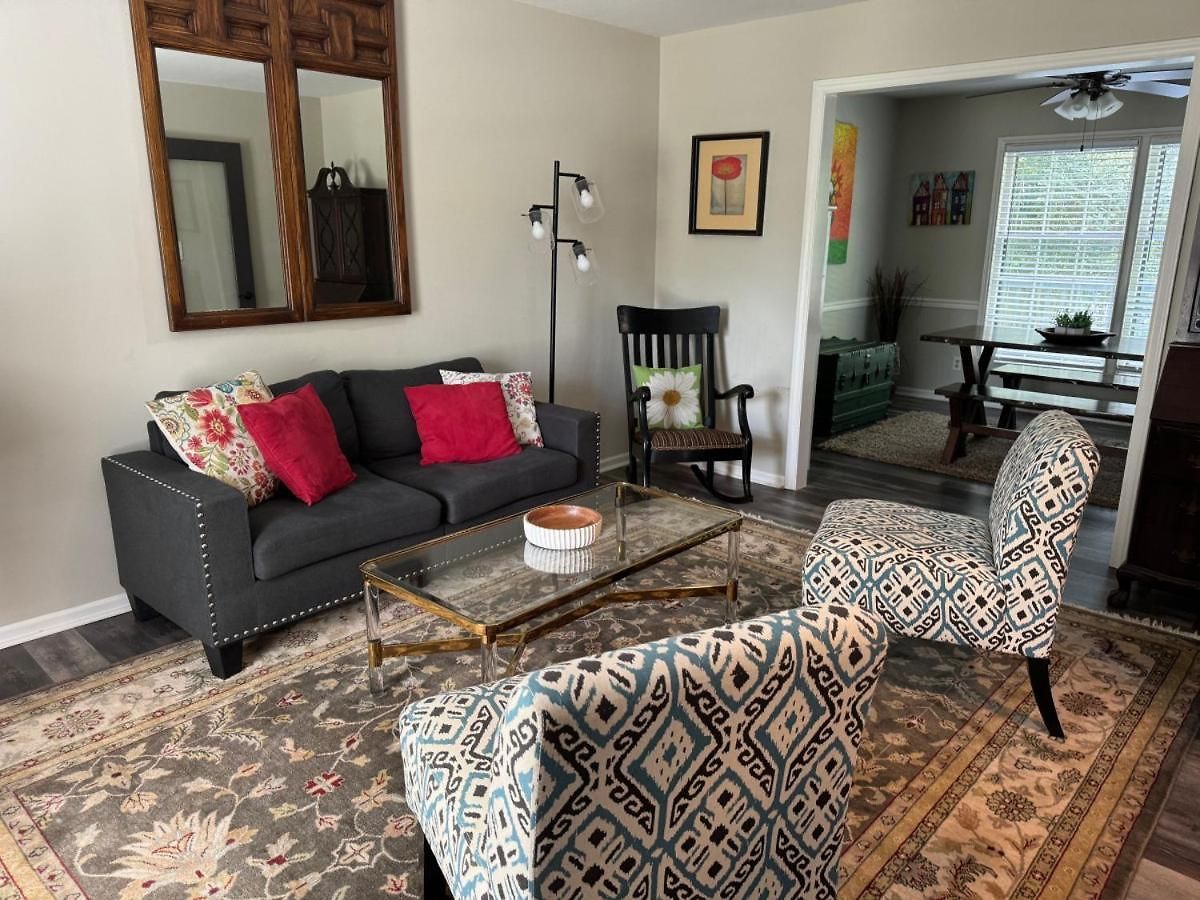 4 Bedroom South Getaway Min To Everything Holiday home Charlotte