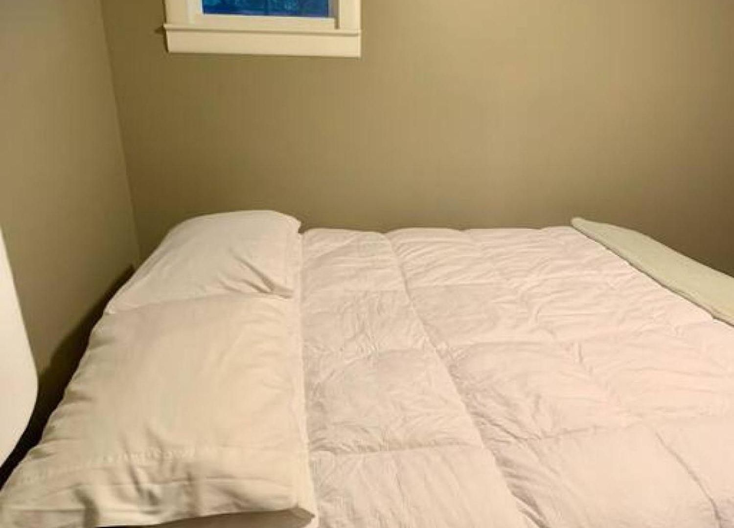 2 Bed With Updated Bath And Kitchen Charlotte