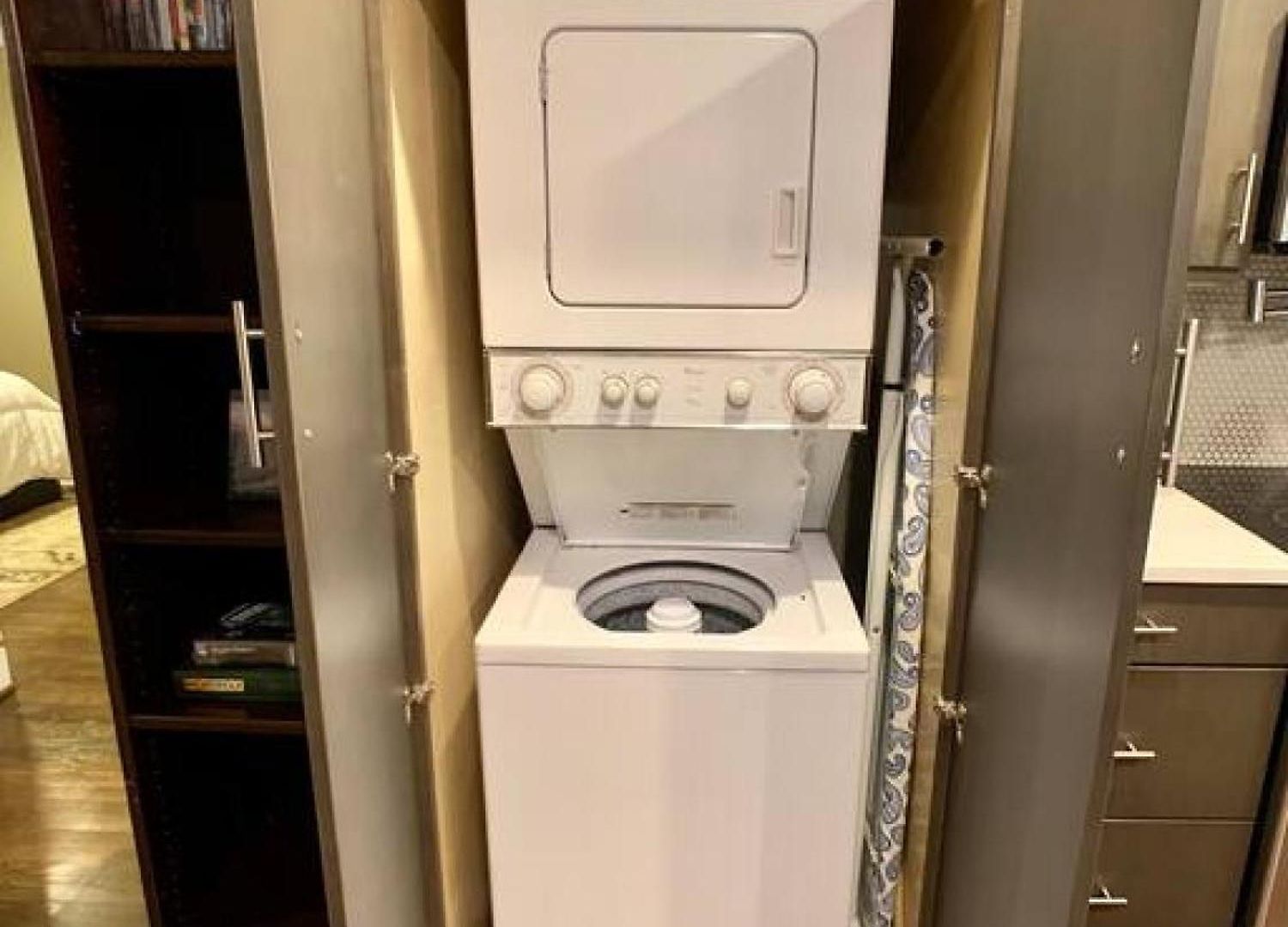 2 Bed With Updated Bath And Kitchen * Charlotte