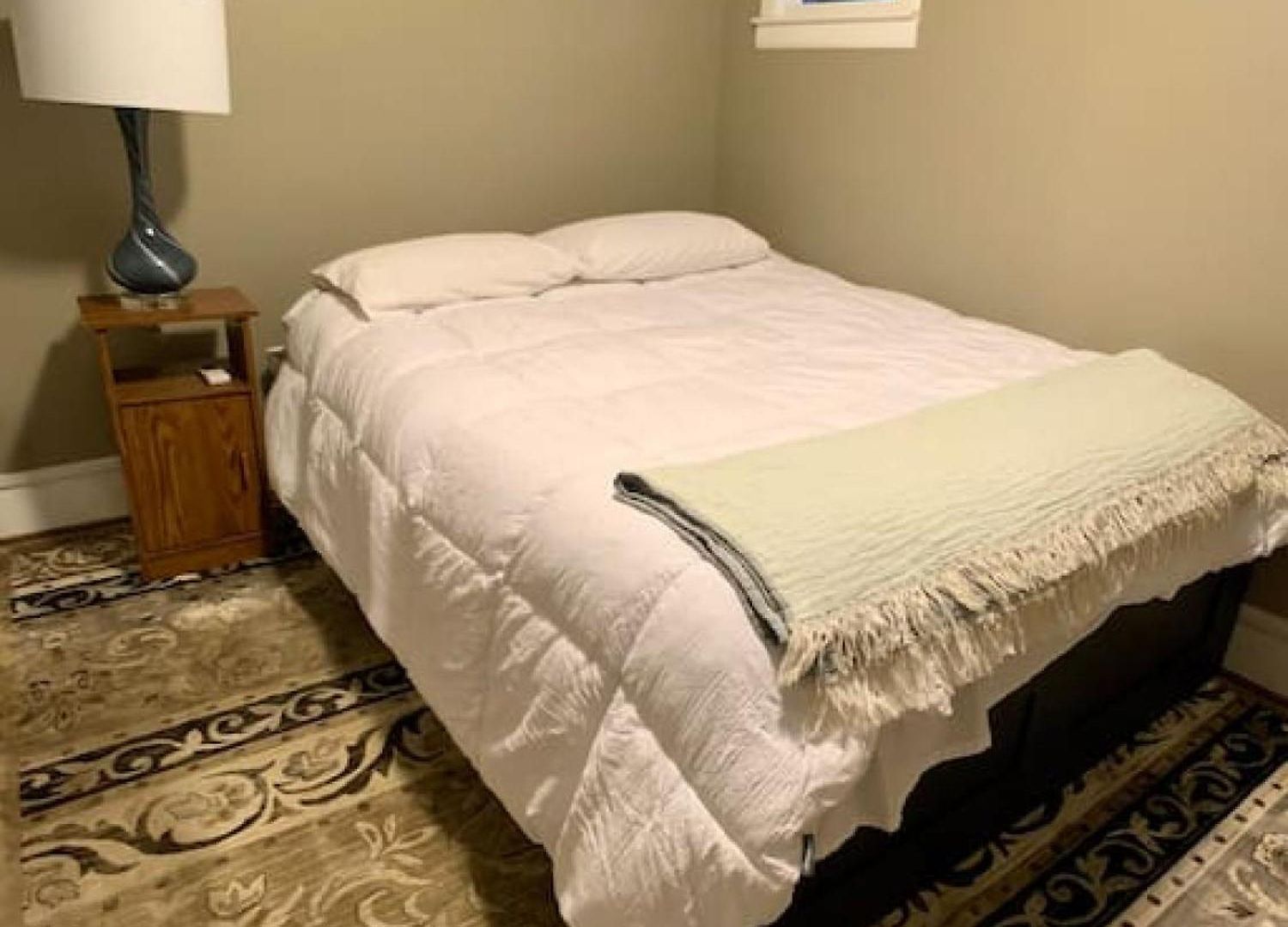 Holiday home 2 Bed With Updated Bath And Kitchen *