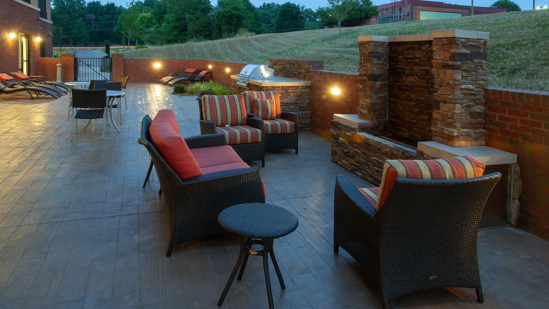 Fairfield & By Marriott Matthews Hotel